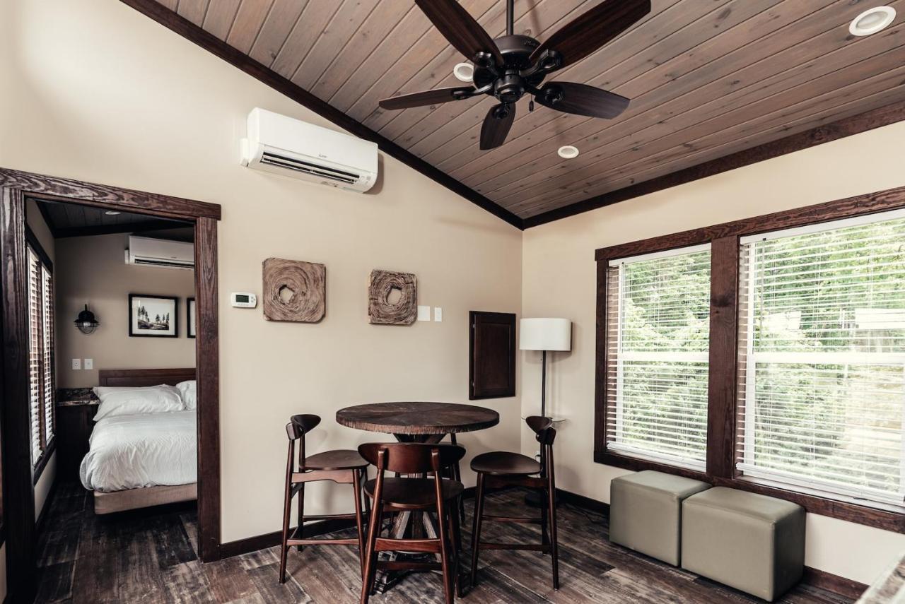 Camp Cedar Hotel Mason Ngoại thất bức ảnh