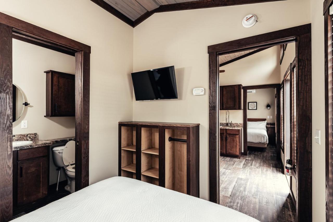 Camp Cedar Hotel Mason Ngoại thất bức ảnh